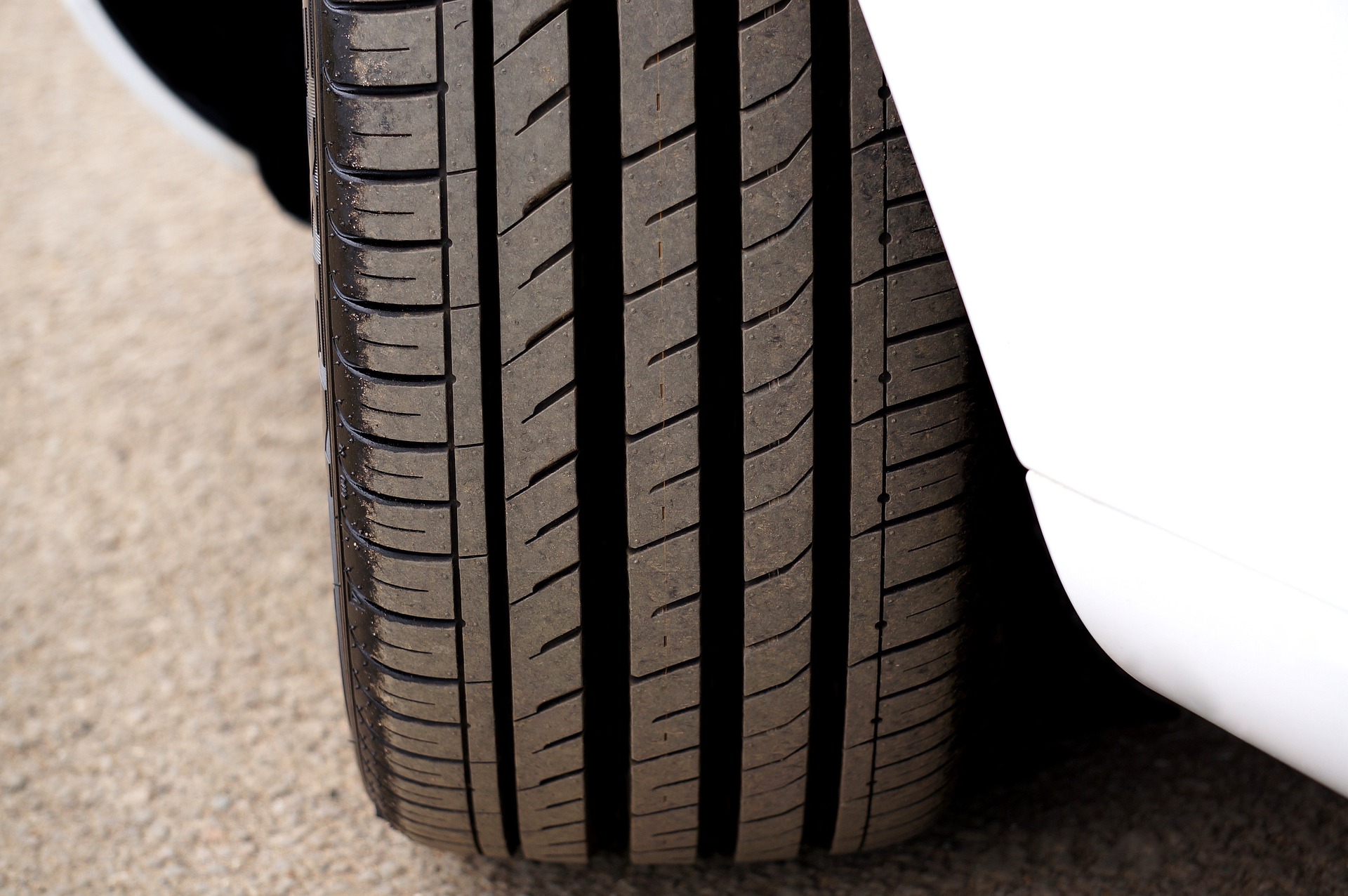 car-3386977_1920.jpg - Image