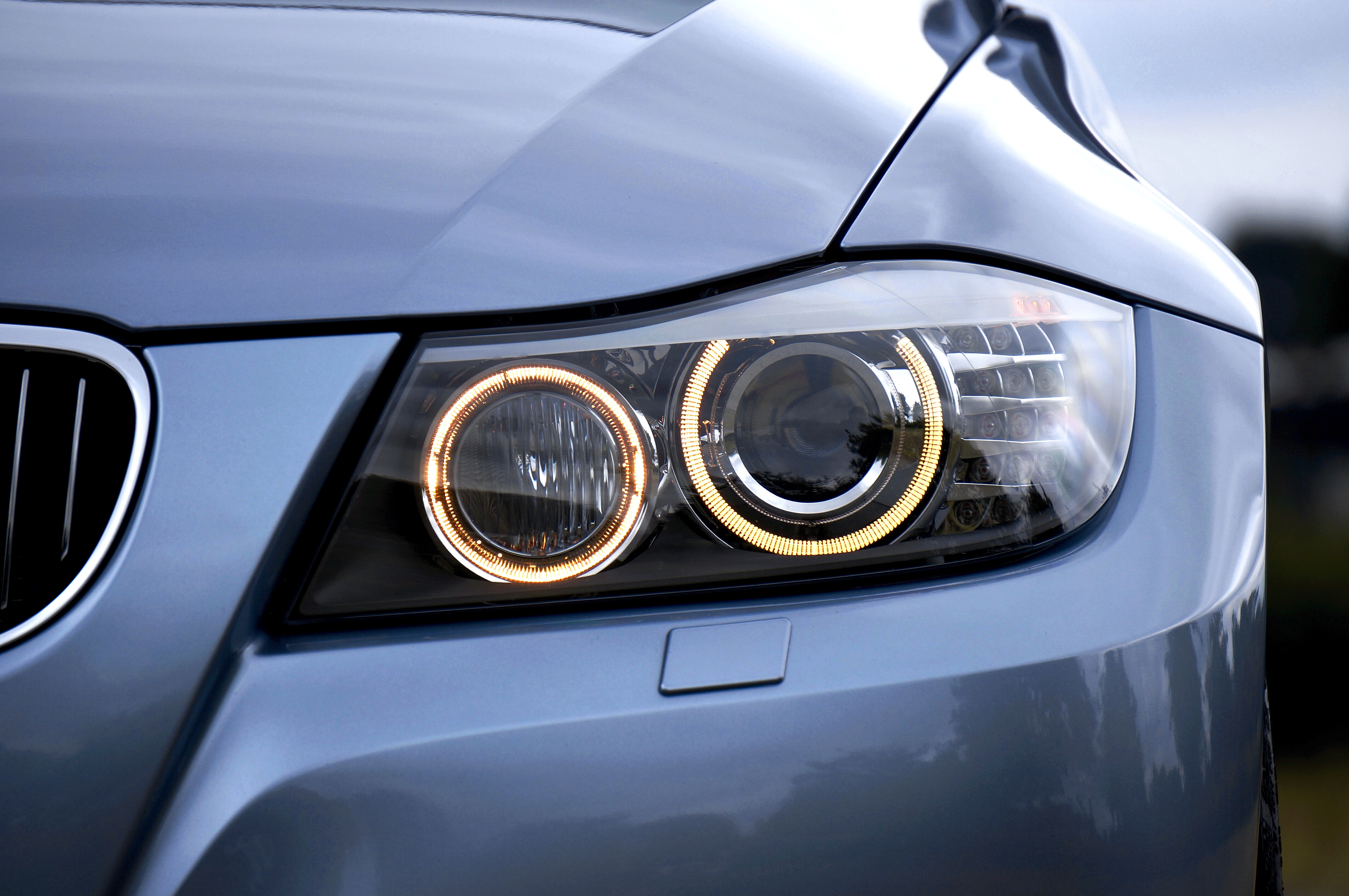 headlight-2459090.jpg - Image