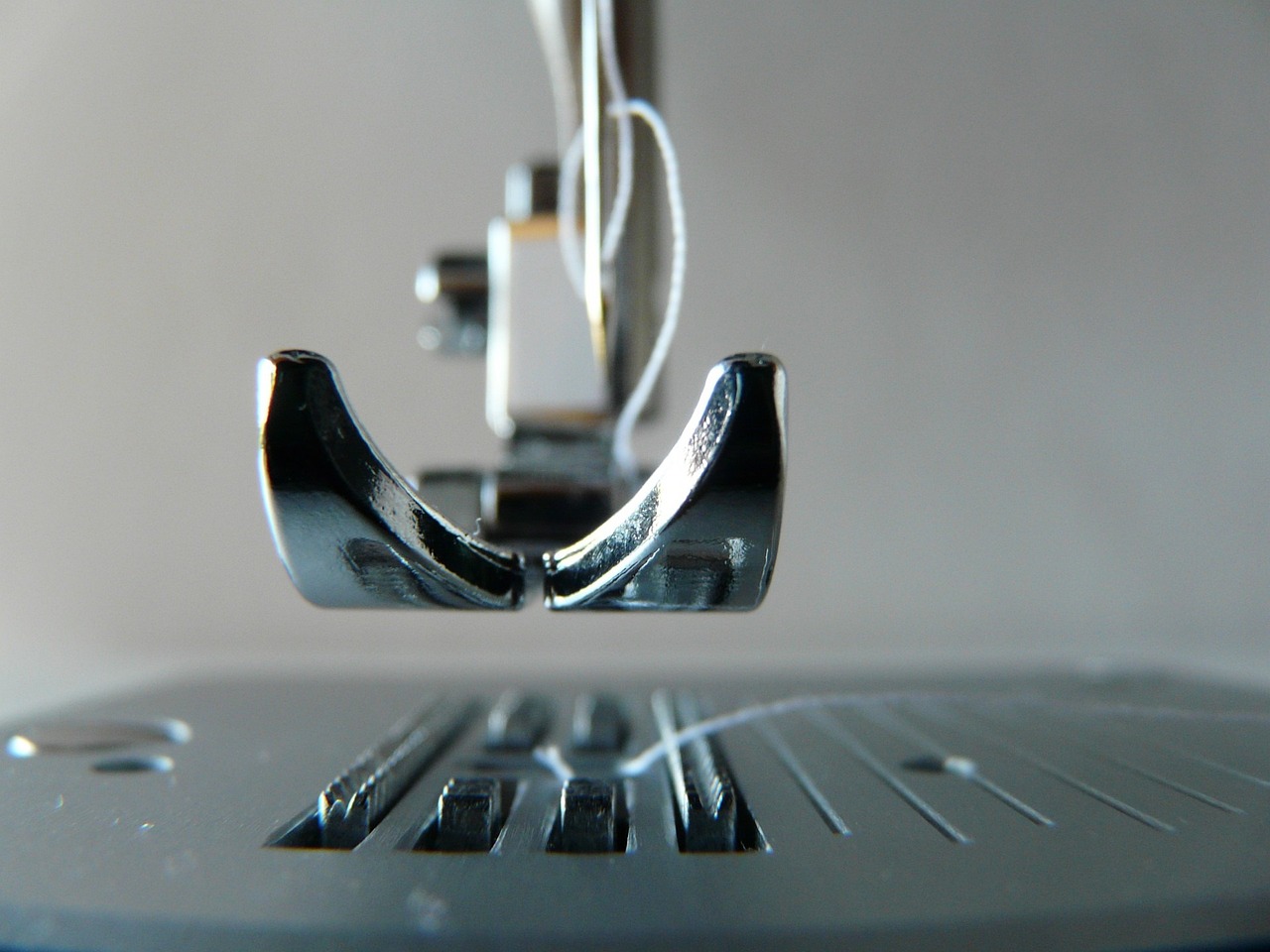 sewing-machine-315382_1280.jpg - Image